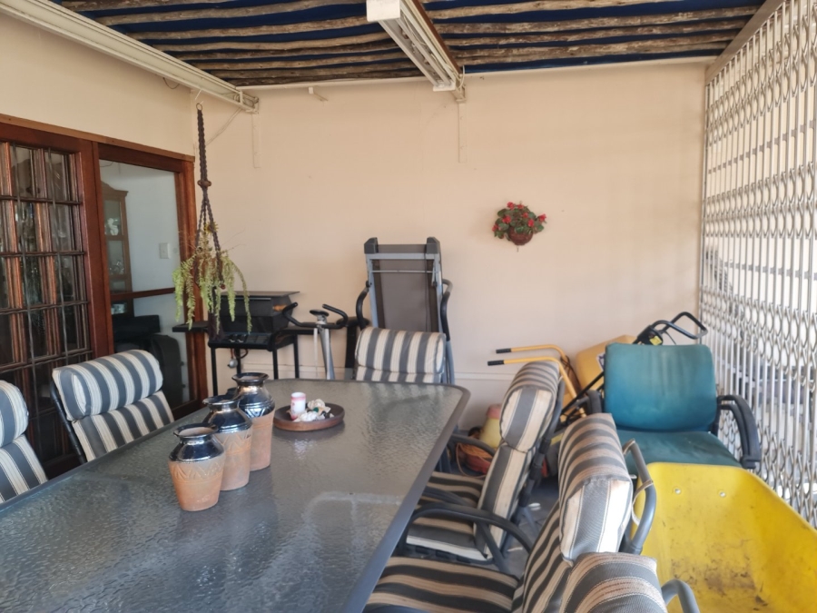 6 Bedroom Property for Sale in Protea Park North West